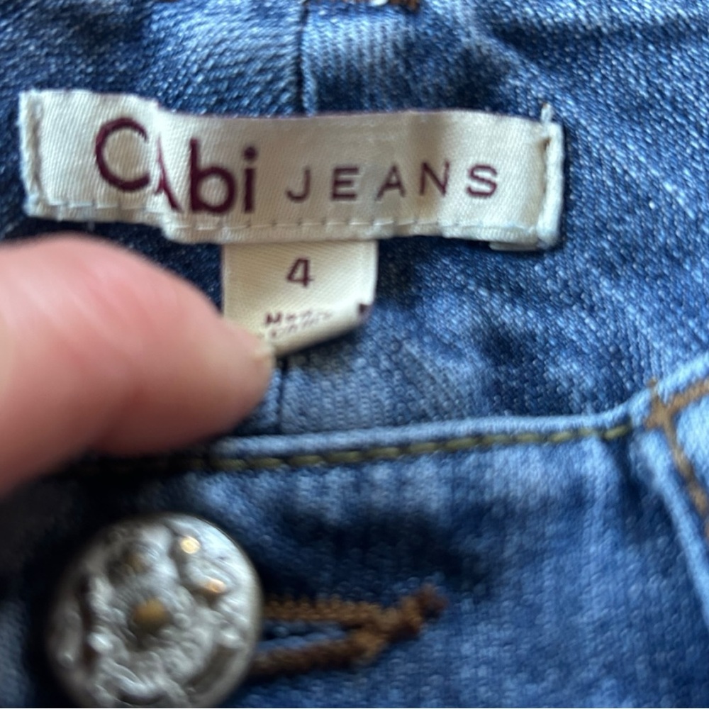 EUC CAbi Jeans Style 347 Lou Lou Classic Casual Denim Light Wash Women’s Size 4 - Picture 3 of 16